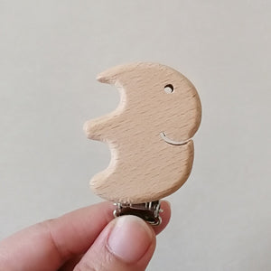 1pc New Arrival Lovely Wooden Pacifier Clip Natural Beech Wood Baby Pacifier Clips Dummy Clips DIY Pacifier Chain Accessory
