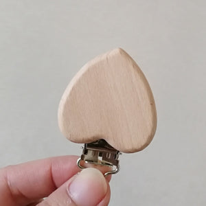 1pc New Arrival Lovely Wooden Pacifier Clip Natural Beech Wood Baby Pacifier Clips Dummy Clips DIY Pacifier Chain Accessory