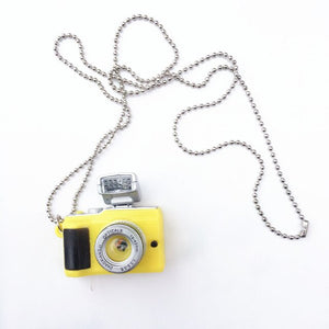 Funny shooting props luminous vocal keychain mini camera SLR TV led luminous toy keychain necklace hip hop men women